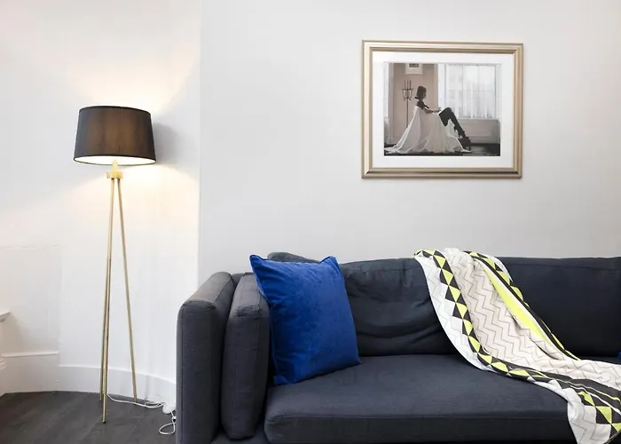 Joivy Sophisticated Apt Near Edinburgh Castle